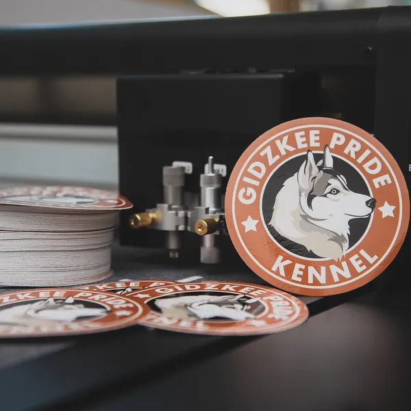 Round kennel stickers